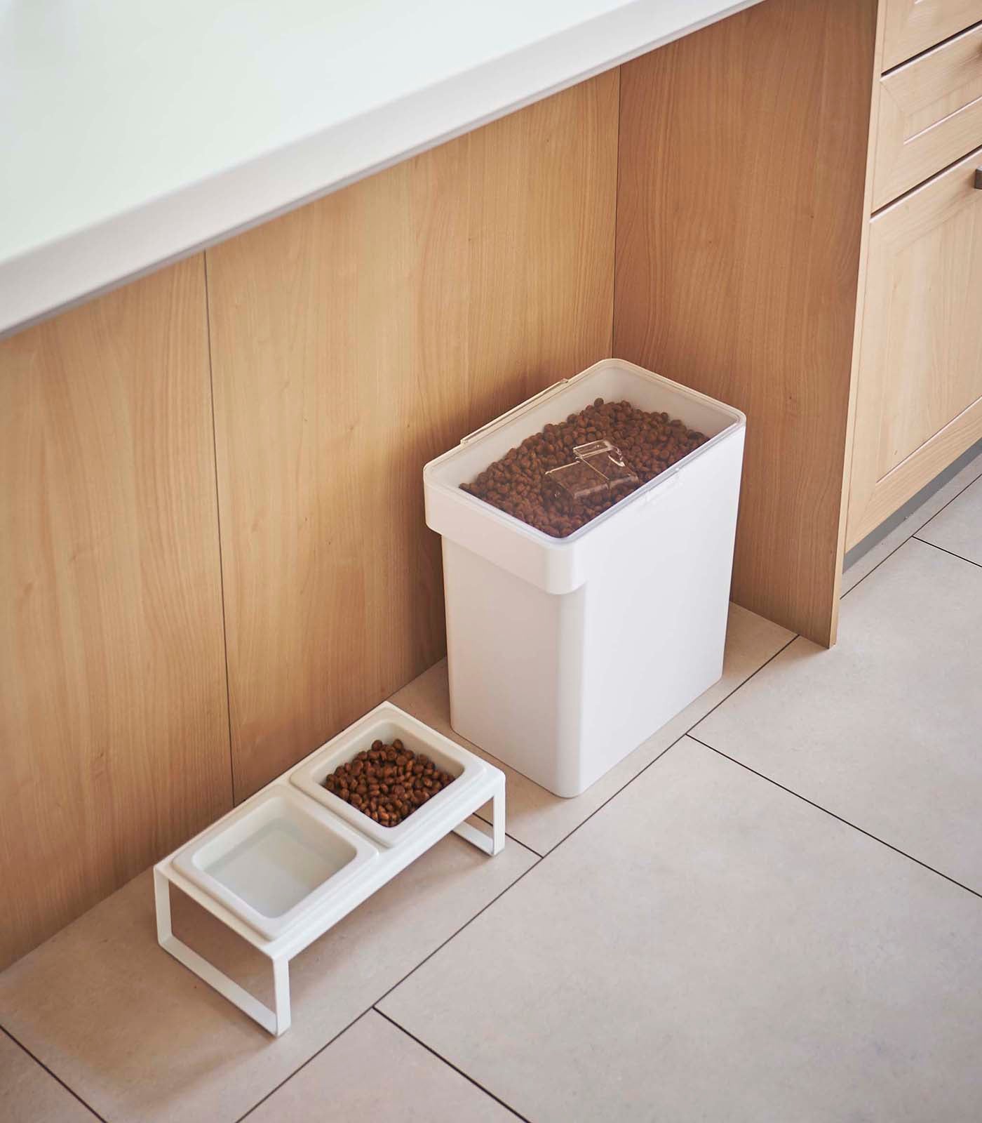 Airtight Pet Food Container - Two Sizes