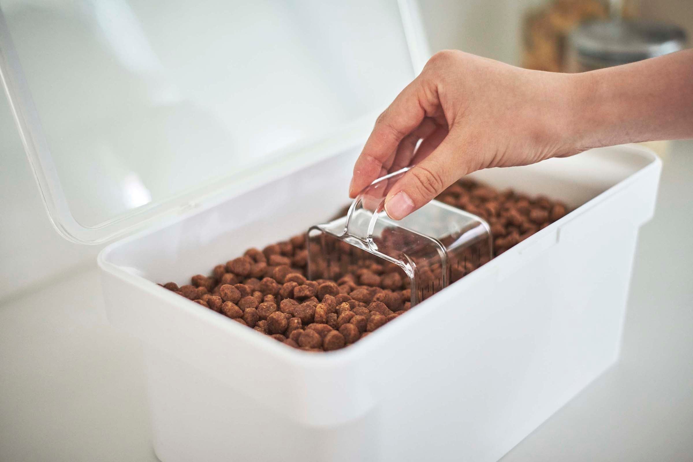 Airtight Pet Food Container - Two Sizes